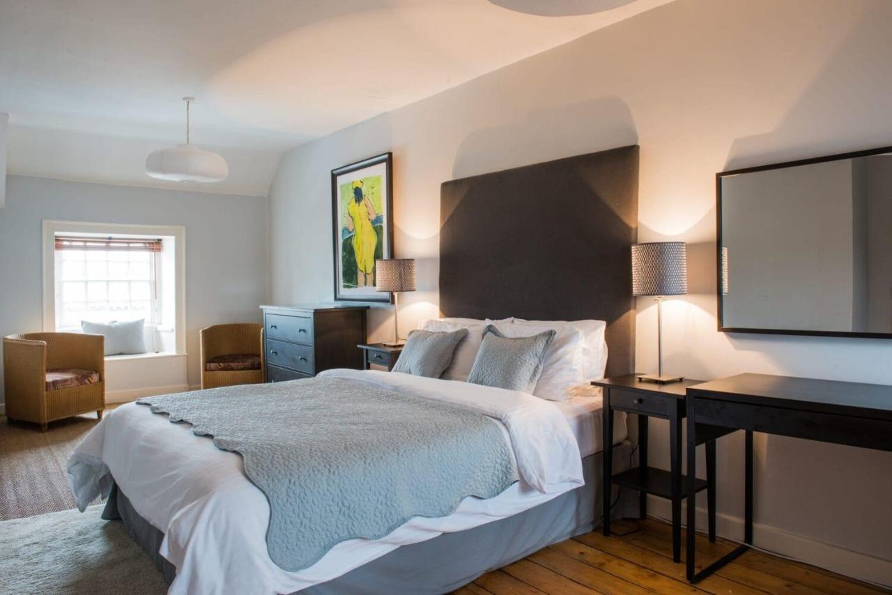 The Bear, Cowbridge Hotell Exteriör bild