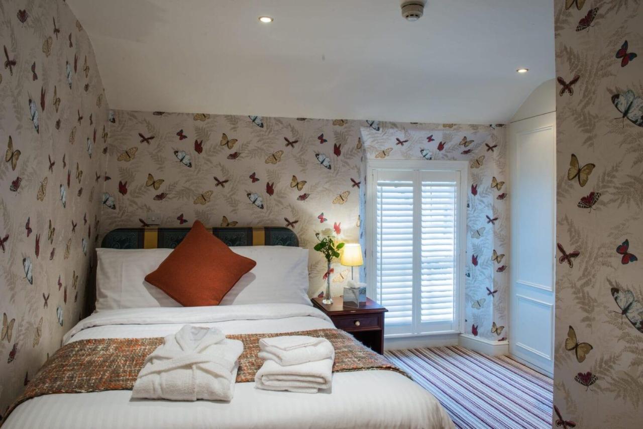 The Bear, Cowbridge Hotell Exteriör bild