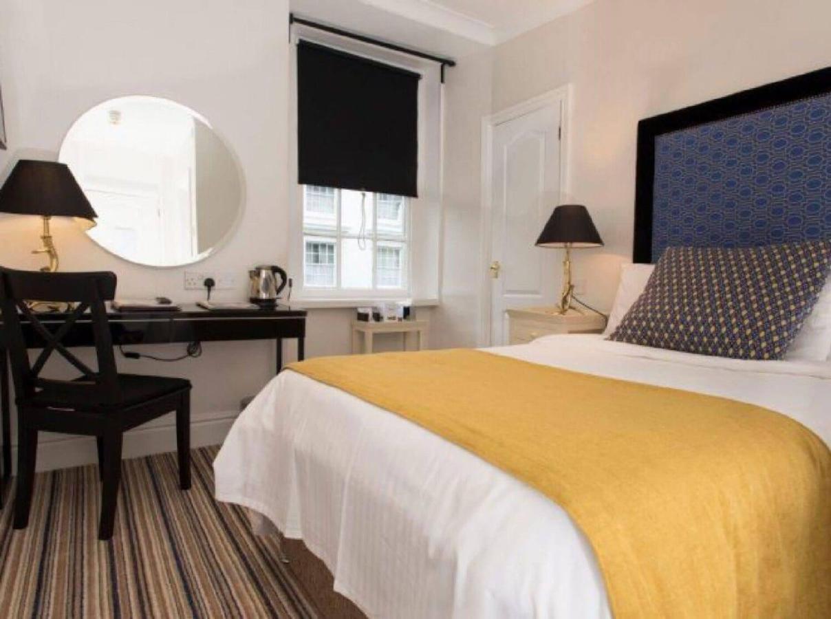 The Bear, Cowbridge Hotell Exteriör bild