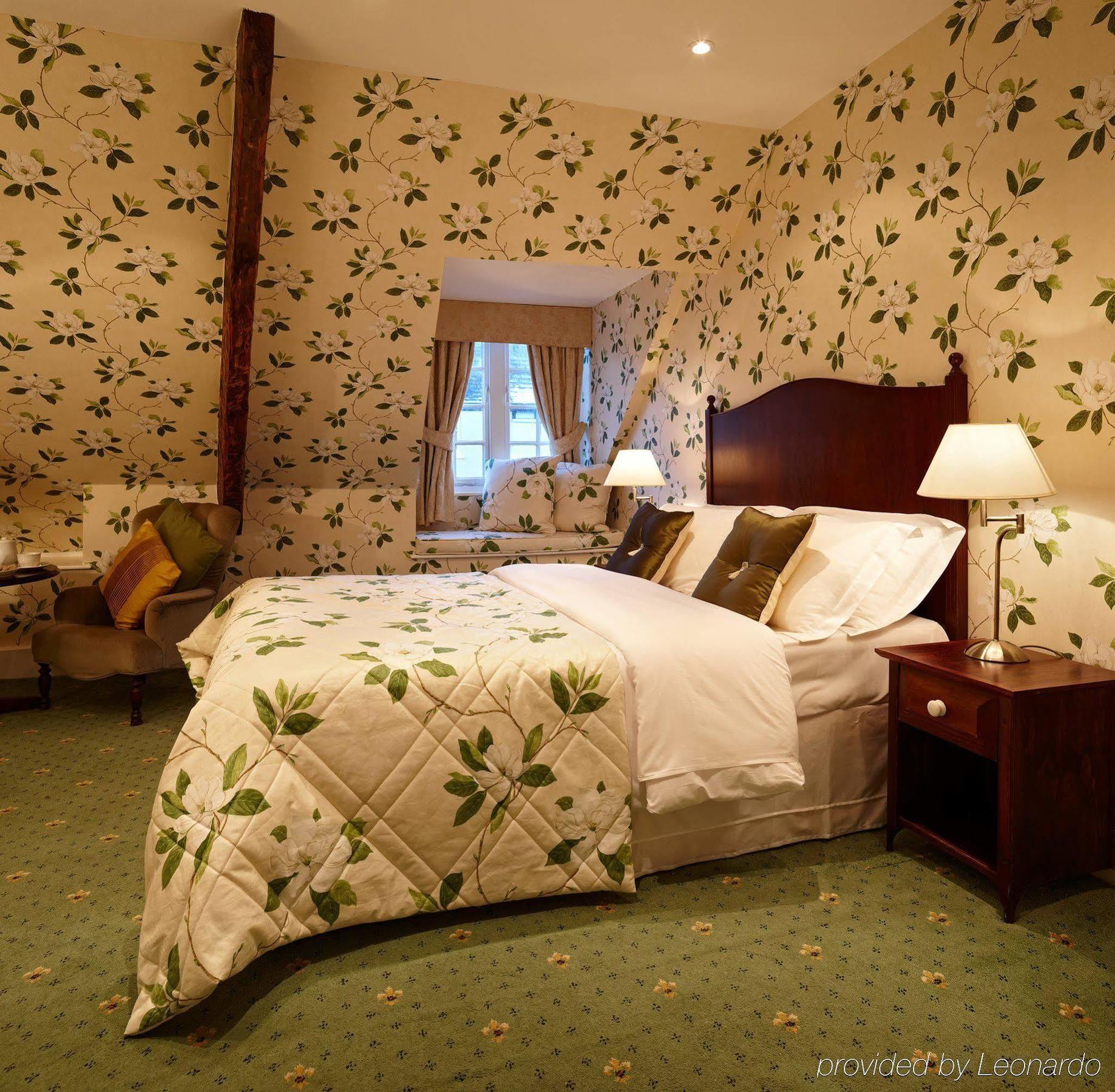 The Bear, Cowbridge Hotell Exteriör bild